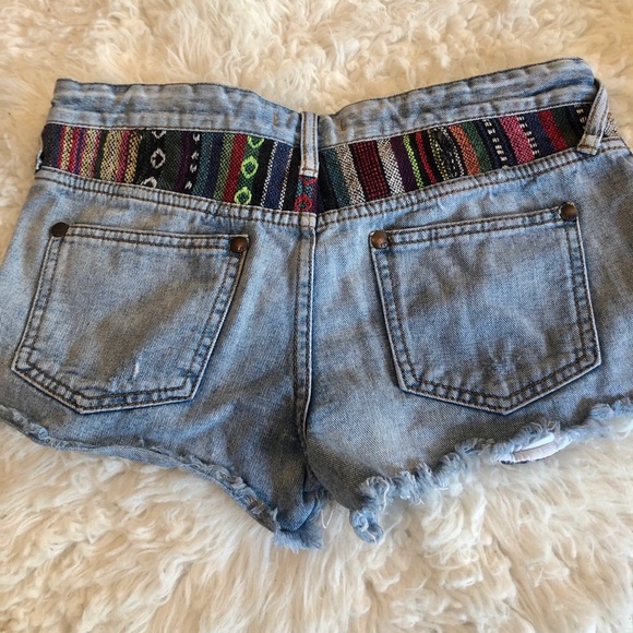 * SOLD* Free People Jean Shorts - Picture 2 of 3